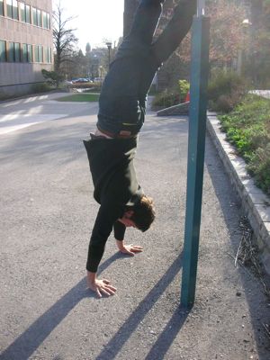 aj-handstand