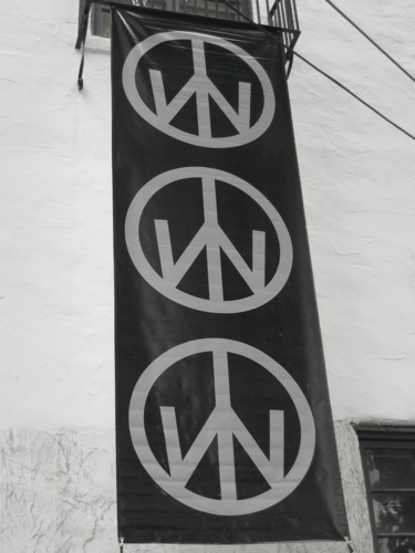peace and love logo. shows some peace and love.